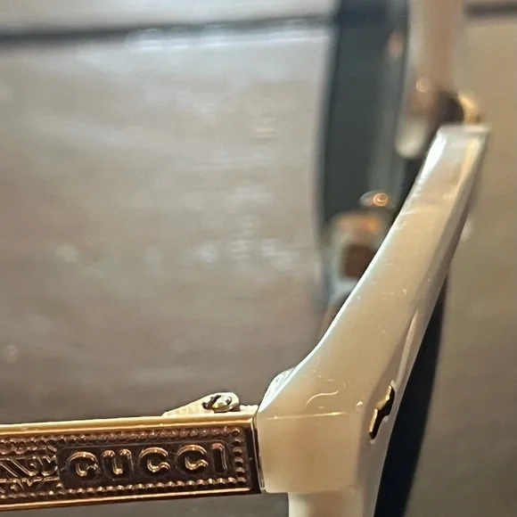 Gucci Pearl White with Gold Women's Sunglasses made In Italy. Fair condition. - Picture 3 of 6